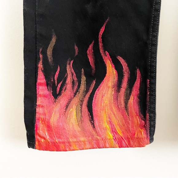 Levi’s 550 Relaxed Fit Jeans Hand Painted Flames Black Goth Punk Unisex Size 28 - Picture 4 of 8